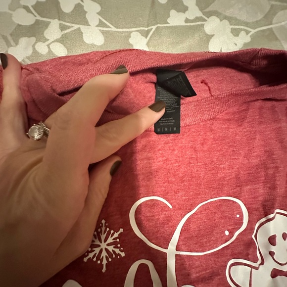 Red holiday shirt - Picture 2 of 2